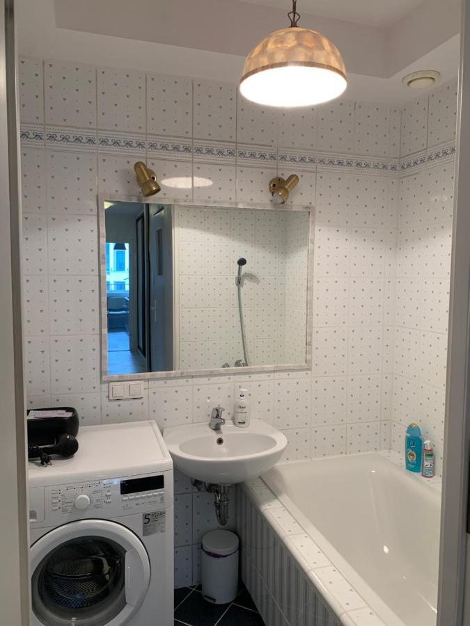 Perfect Location Two Bedrooms With Balkony Warsaw