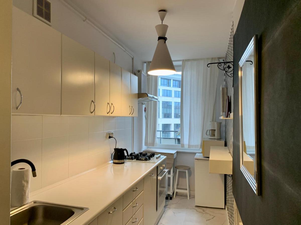 Perfect Location Two Bedrooms With Balkony Appartamento *